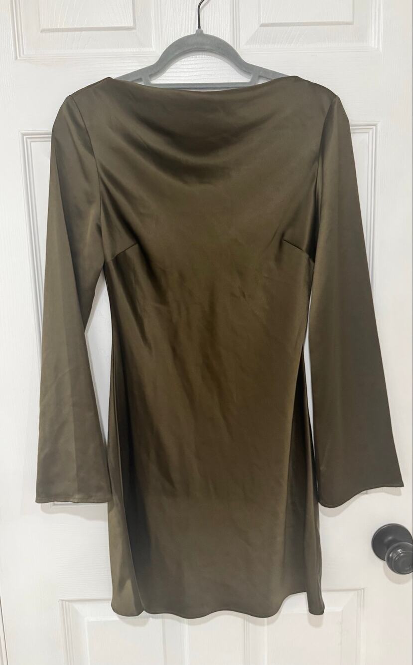 Aritzia Ten Satin dress choreo private green Small